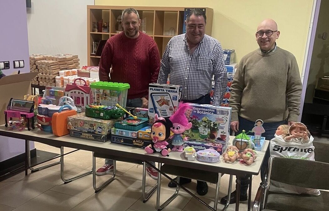 Entrega de juguetes de la Bolsa de Caridad.